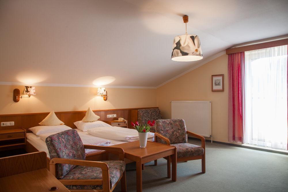 Rennrad- & Triathlonhotel Jakob Fuschl am See Exterior photo